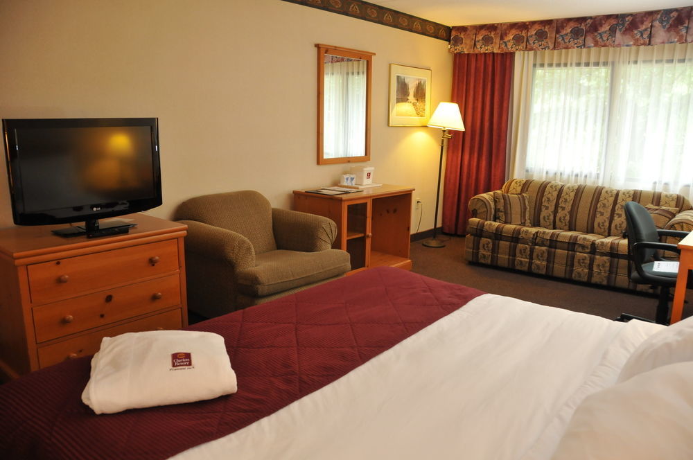 Ramada By Wyndham Pinewood Park Resort North Bay Ngoại thất bức ảnh