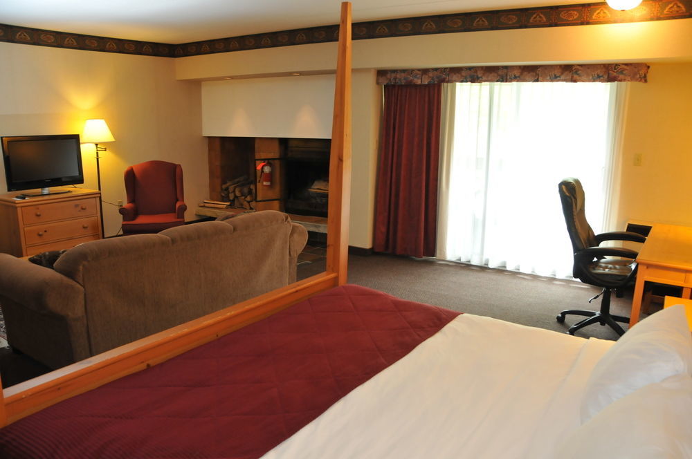 Ramada By Wyndham Pinewood Park Resort North Bay Ngoại thất bức ảnh